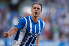 仲佳蓓与国足巨星武磊的真挚爱情：简朴生活下的爱情故事